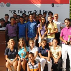 TGF Türkiye Golf Turu Şampiyonları Mutlu Güner ve Tuğçe Erden