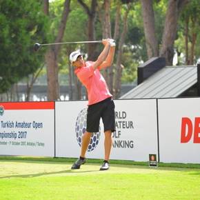 Golfte, Mateusz Liderliği Bırakmadı