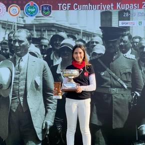 TGF Cumhuriyet Kupası Şampiyonu Sude Bay 