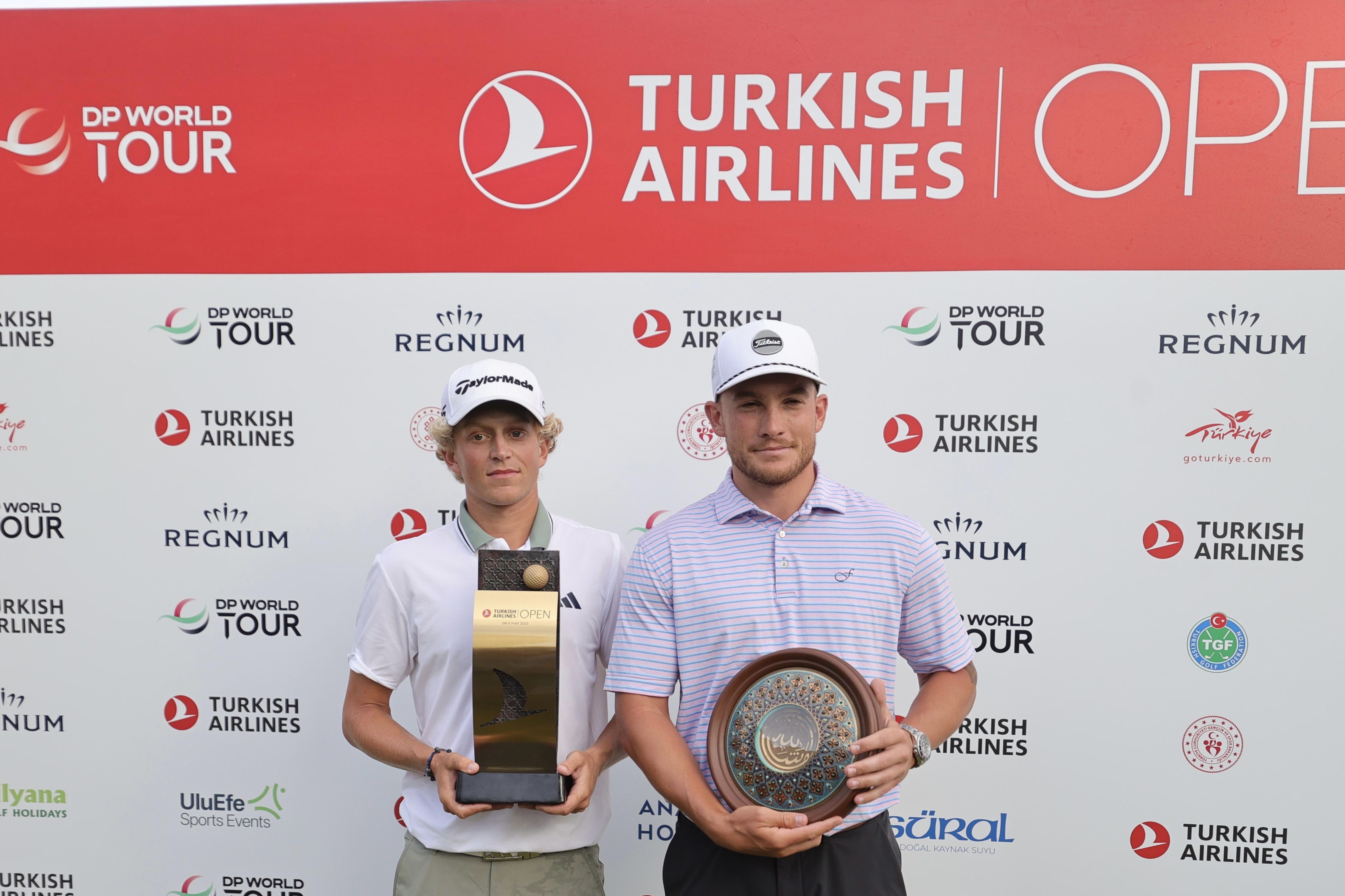 LEON AÇIKALIN’A “LEADING TURKISH PLAYER” ÖDÜLÜ