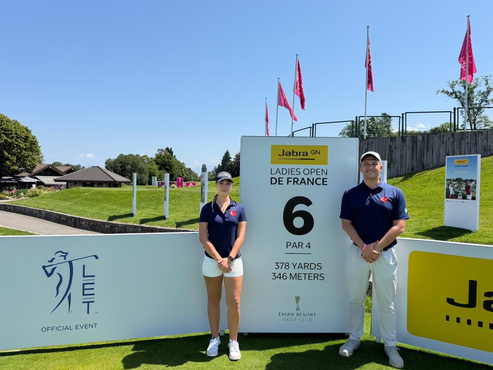 Milli Sporcumuz Deniz Sapmaz, Ladies European Tour kapsamında düzenlenen Jabra Ladies Open Turnuvası’nda yarışacak ilk Türk sporcu olarak tarihe geçti!