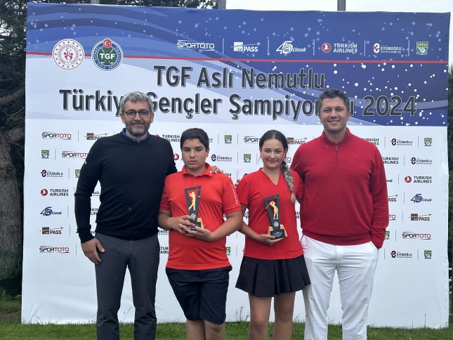2024 TGF Aslı Nemutlu Türkiye Gençler Şampiyonu erkeklerde Ali Rıfat Evyap, genç kızlarda Elif Gençoğuz Oldu